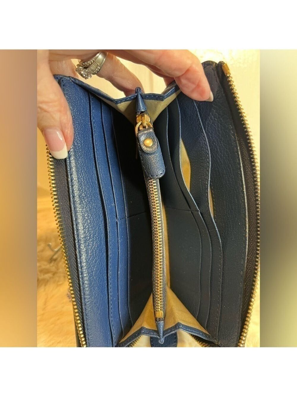 CHLOE VINTAGE ELISE BLUE LEATHER ZIP WALLET - Picture 13 of 16